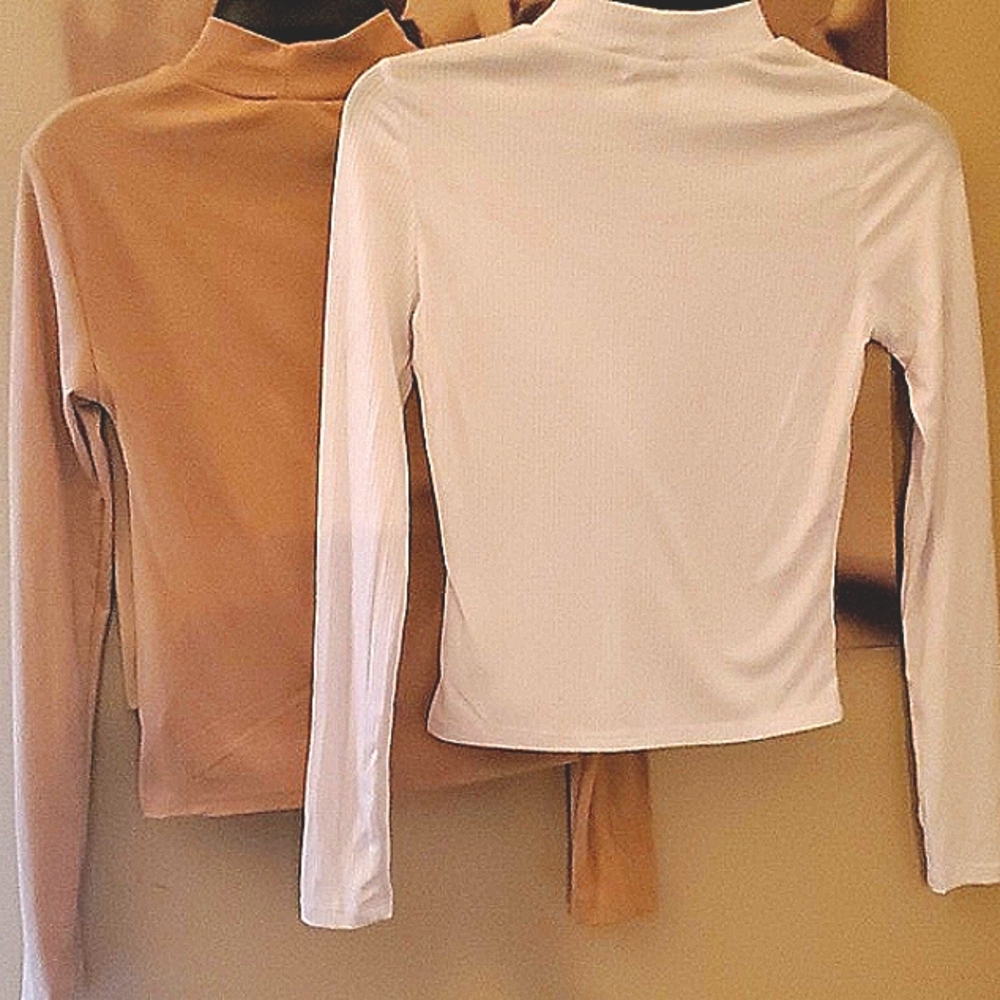 2 Mock turtlenecks lightweight - Picture 1 of 8